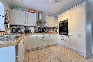 Kitchen- click for photo gallery